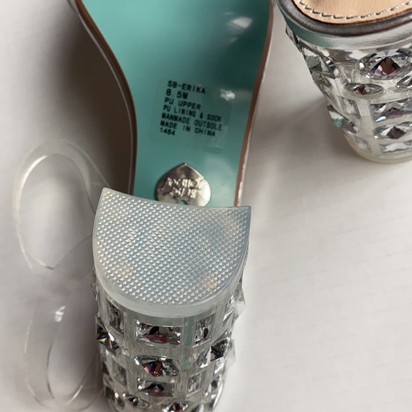 NWT BLUE BETSEY JOHNSON Erika Clear Lucite Heels - Picture 8 of 10